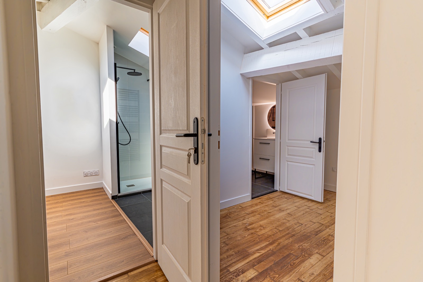 Après — Étage fini avec SdB et parquet